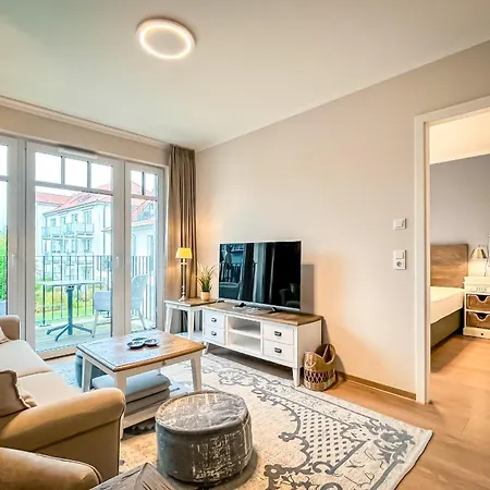 Baltischer Hof 36 *