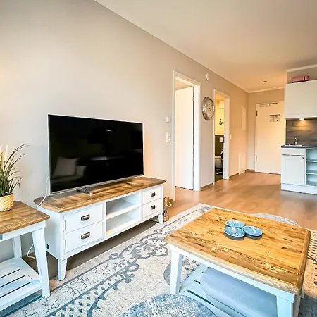 Baltischer Hof 36 *